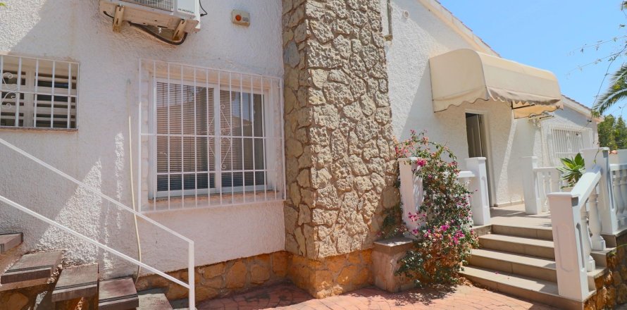 Villa La Nucia, Alicante, Spanien 4 sovrum, 215 kvm. Nr. 135691