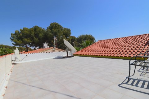 Villa till salu La Nucia, Alicante, Spanien 4 sovrum, 215 kvm. Nr. 135691 - foto 27