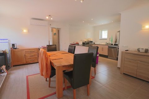 Villa till salu La Nucia, Alicante, Spanien 4 sovrum, 215 kvm. Nr. 135691 - foto 8