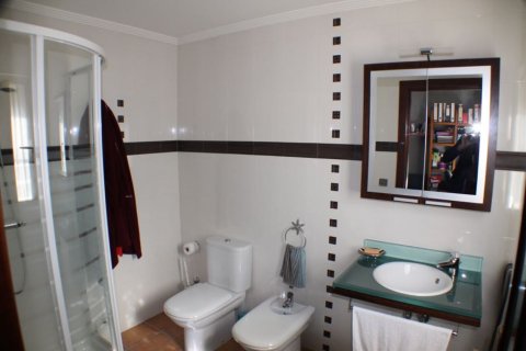 Villa till salu Albir, Alicante, Spanien 6 sovrum, 450 kvm. Nr. 135685 - foto 16
