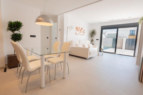Villa till salu San Fulgencio, Alicante, Spanien 3 sovrum, 99 kvm. Nr. 135110 - foto 4