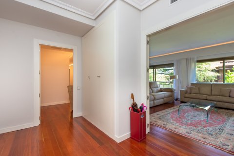 Appartamento a Madrid, Spagna 5 camere da letto, 296 mq. N° 154948