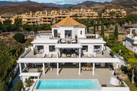 Villa for sale in Malaga, Spain 6 bedrooms, 1466 sq.m. No. 154950 - photo 2