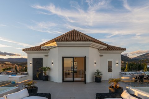 Villa for sale in Malaga, Spain 6 bedrooms, 1466 sq.m. No. 154950 - photo 3