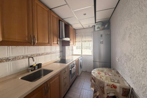 Huoneisto vuokrattavana Alicante, Espanja, 4 makuuhuonetta, 61 m2 No. 149564 - kuva 2
