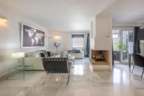 Дуплекс в Нуэва Андалусия, Малага, Испания 4 спальни, 175м2 №149565