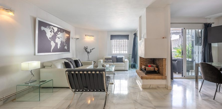 Дуплекс в Нуэва Андалусия, Малага, Испания 4 спальни, 175м2 №149565