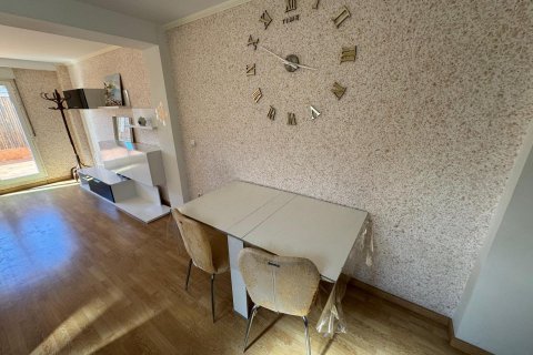 Penthouse for rent Alicante, Spain 58 sq.m. No. 133054 - photo 3