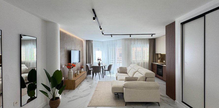 Apartment Torrevieja, Alicante, Spain 3 bedrooms, 105 sq.m. No. 133058