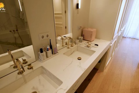 Apartment for sale in Valencia, Spain 1 bedroom, 132 sq.m. No. 166568 - photo 30
