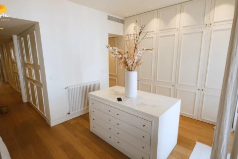 Apartment for sale in Valencia, Spain 1 bedroom, 132 sq.m. No. 166568 - photo 2