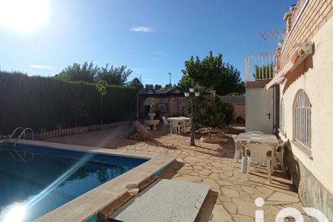 Сasa en venta en Flix, Tarragona, España 5 dormitorios, 478 m2 No. 153148 - foto 3