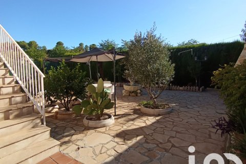 Сasa en venta en Flix, Tarragona, España 5 dormitorios, 478 m2 No. 153148 - foto 5