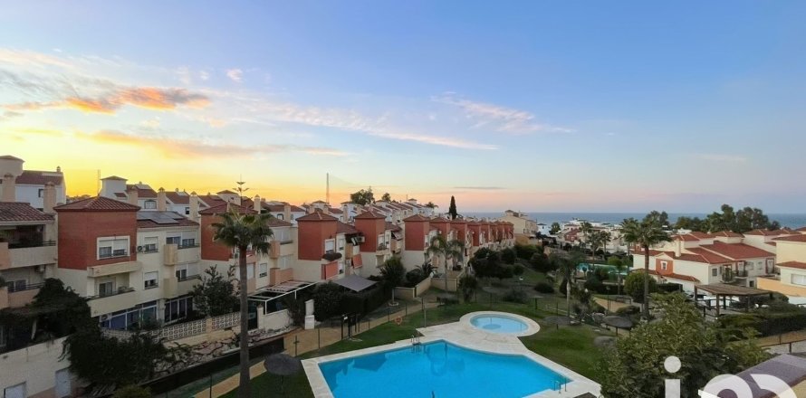 Kaupunkipientalo Rincon de la Victoria, Malaga, Espanja 3 makuuhuonetta, 223.84 m2 No. 153149