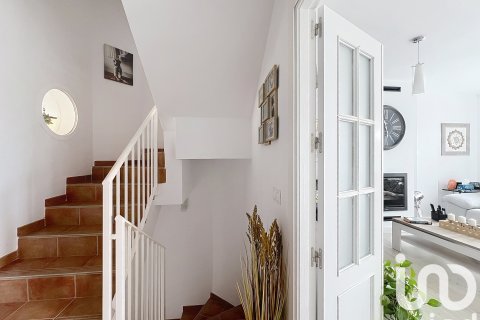 Kaupunkipientalo myytävänä Rincon de la Victoria, Malaga, Espanja, 3 makuuhuonetta, 223.84 m2 No. 153149 - kuva 21