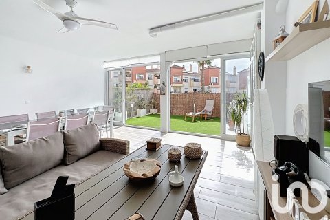 Kaupunkipientalo myytävänä Rincon de la Victoria, Malaga, Espanja, 3 makuuhuonetta, 223.84 m2 No. 153149 - kuva 24