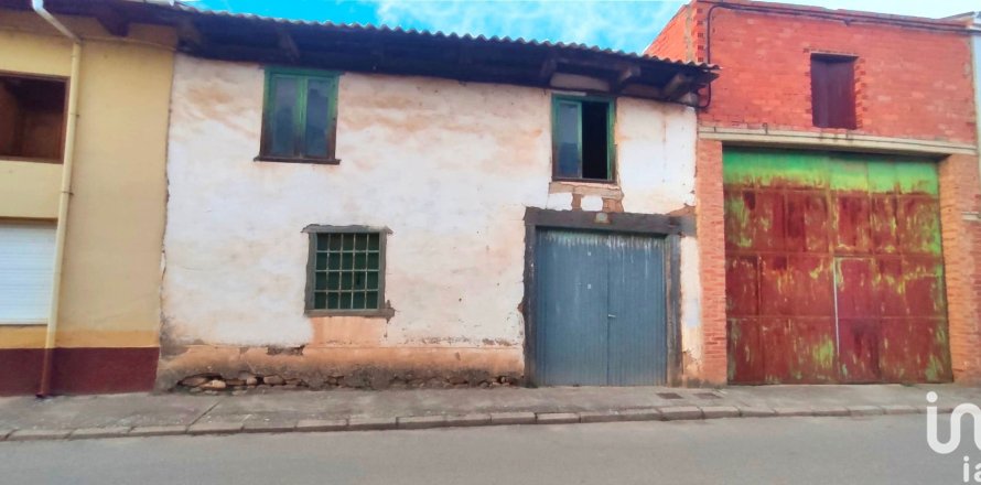 House in Veguellina de Orbigo, Leon, Spain 480 sq.m. No. 186056