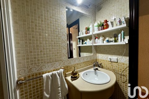 Apartment for sale in Lepe, Huelva, Spain 3 bedrooms, 128 sq.m. No. 186054 - photo 24