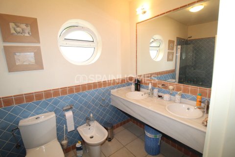 Villa till salu i Cuevas del Almanzora, Almeria, Spanien 4 sovrum, 172 kvm. Nr. 191754 - foto 17
