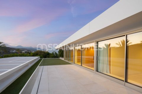 Villa for sale in Casares, Malaga, Spain 5 bedrooms, 713 sq.m. No. 191755 - photo 11