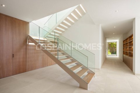 Villa for sale in Casares, Malaga, Spain 5 bedrooms, 713 sq.m. No. 191755 - photo 24