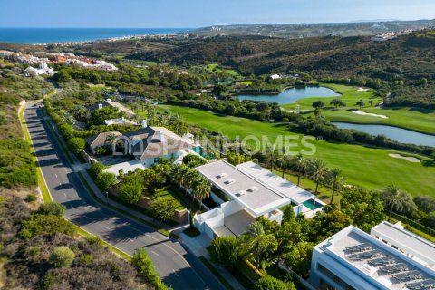 Villa in Casares, Malaga, Spain 5 bedrooms, 713 sq.m. No. 191755