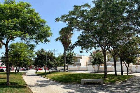Bungalow for sale Pilar de la Horadada, Alicante, Spain 2 bedrooms, 68 sq.m. No. 112392 - photo 7