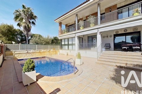 Talo Calafell, Tarragona, Espanja 5 makuuhuonetta, 384 m2 No. 172892