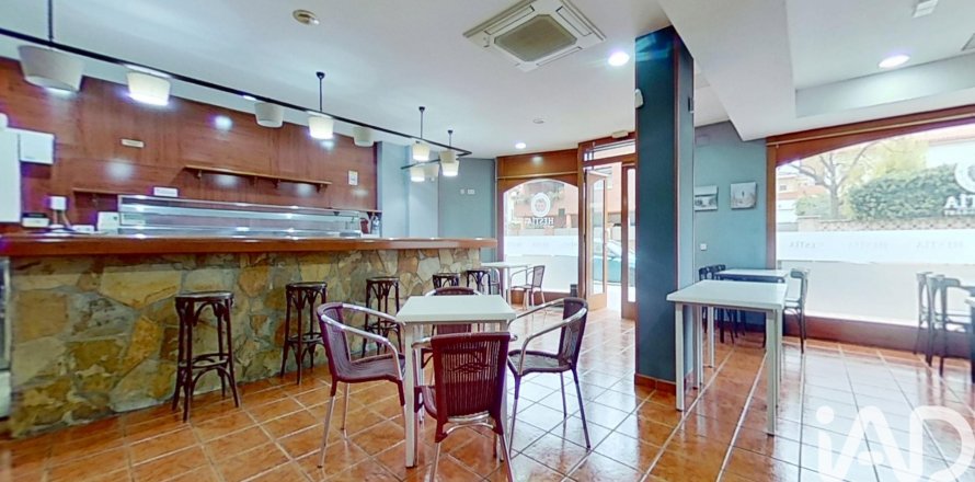 Cafe / restaurant à Torredembarra, Tarragona, Espagne 128 m2 No. 172895