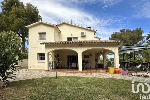 Dom w Cunit, Tarragona, Hiszpania 6 sypialni, 574 mkw. nr 154053 – zdjęcie 15