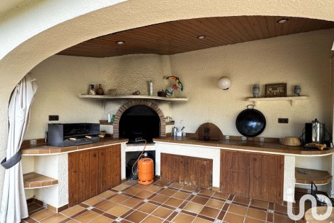 Dom w Cunit, Tarragona, Hiszpania 6 sypialni, 574 mkw. nr 154053 – zdjęcie 14