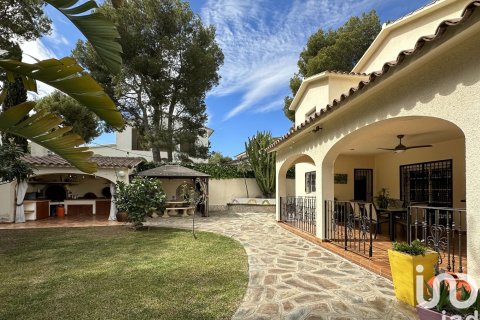 Dom w Cunit, Tarragona, Hiszpania 6 sypialni, 574 mkw. nr 154053 – zdjęcie 16