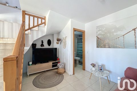 Apartment for sale in Terrassa, Barcelona, Spain 1 bedroom, 101 sq.m. No. 186070 - photo 8