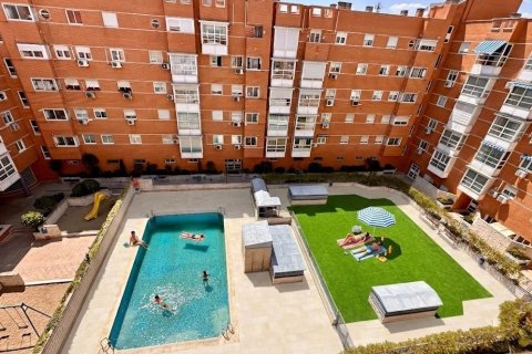 Ático en Madrid, España 3 dormitorios, 120 m2 No. 165936