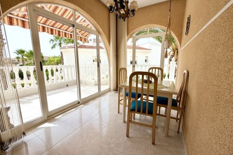 Villa for sale in Ciudad Quesada, Alicante, Spain 5 bedrooms, 280 sq.m. No. 190302 - photo 11