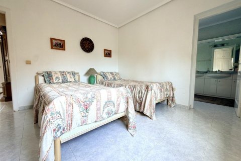 Villa for sale in Ciudad Quesada, Alicante, Spain 5 bedrooms, 280 sq.m. No. 190302 - photo 7