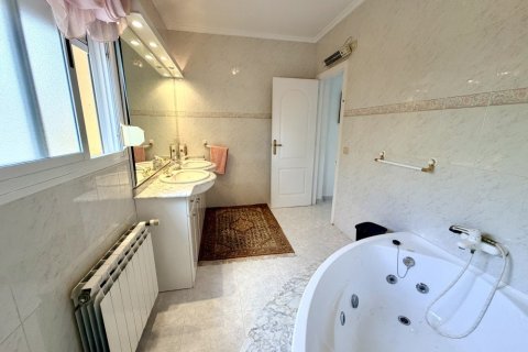 Villa for sale in Ciudad Quesada, Alicante, Spain 5 bedrooms, 280 sq.m. No. 190302 - photo 5