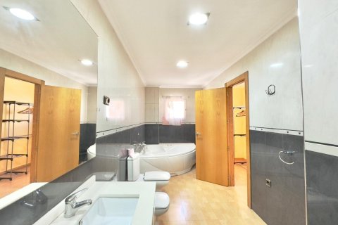 Wohnung zum Verkauf in Torrevieja, Alicante, Spanien 3 Schlafzimmer, 151 m2 Nr. 155640 - Foto 26
