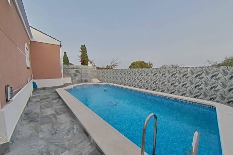 Villa a Torrevieja, Alicante, Spagna 3 camere da letto, 135 mq. N° 155641