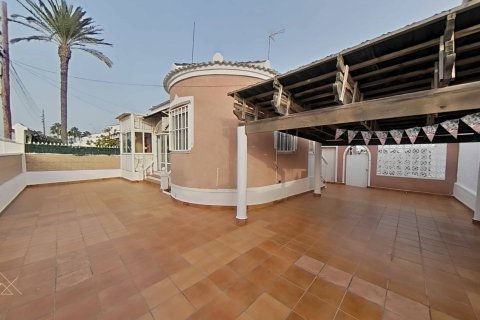 Villa in vendita a Torrevieja, Alicante, Spagna 3 camere da letto, 135 mq. N° 155641 - foto 2