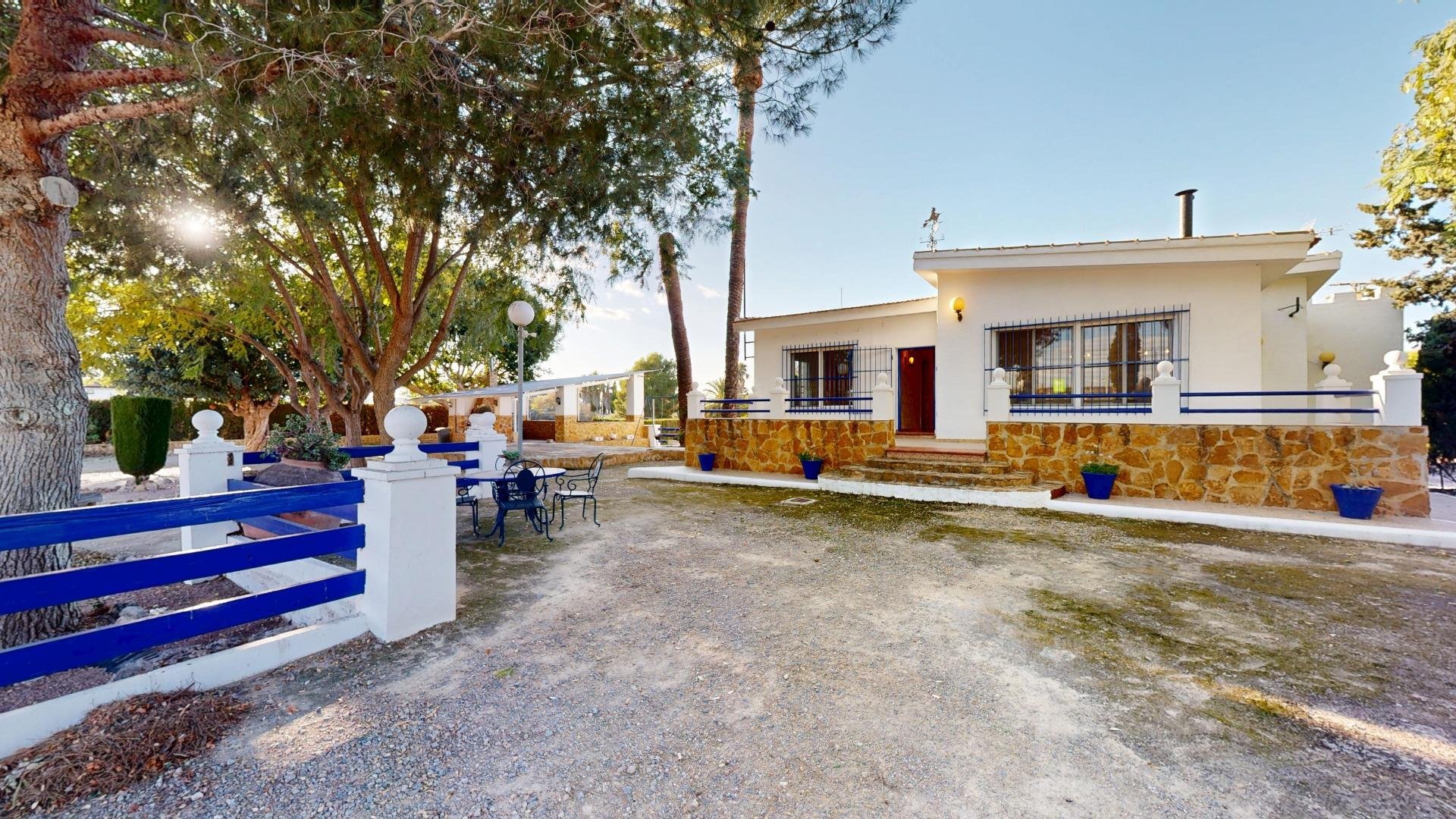 Villa a Orihuela, Alicante, Spagna 4 camere da letto, 277 mq. N° 155643