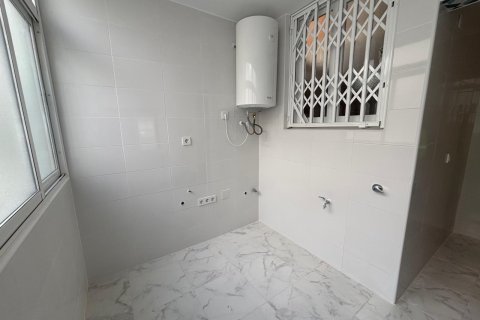 Apartment for sale in Torrevieja, Alicante, Spain 3 bedrooms, 76 sq.m. No. 155644 - photo 11