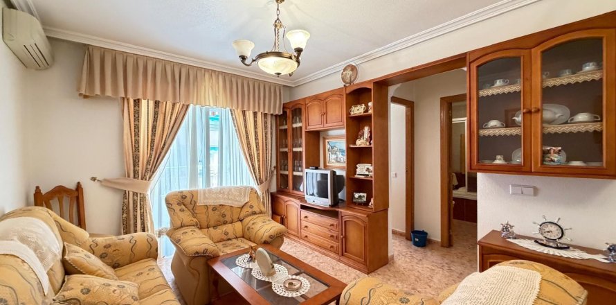 Apartment in Torrevieja, Alicante, Spain 3 bedrooms, 79 sq.m. No. 183118