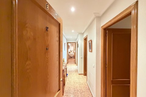 Apartment for sale in Torrevieja, Alicante, Spain 3 bedrooms, 79 sq.m. No. 183118 - photo 2