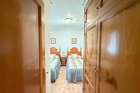 Apartment for sale in Torrevieja, Alicante, Spain 3 bedrooms, 79 sq.m. No. 183118 - photo 8