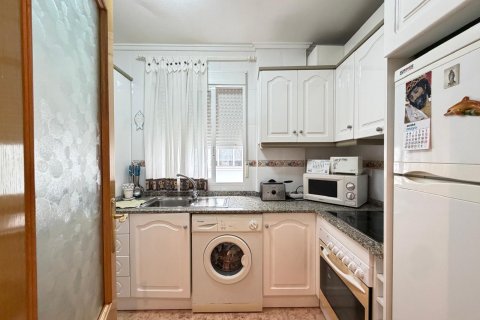 Apartment for sale in Torrevieja, Alicante, Spain 3 bedrooms, 79 sq.m. No. 183118 - photo 16