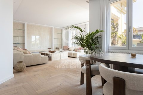 Продажа пентхауса в Барселона, Испания 3 спальни, 210м2 №157106 - фото 15