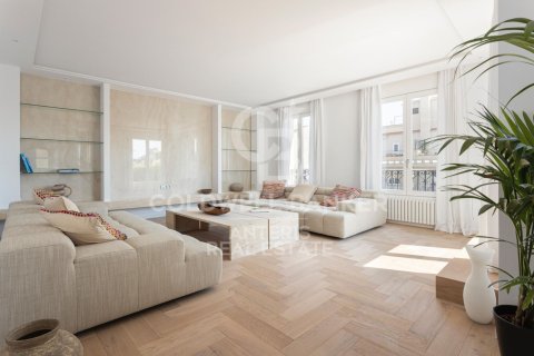 Продажа пентхауса в Барселона, Испания 3 спальни, 210м2 №157106 - фото 14