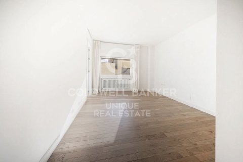 Kattohuoneisto myytävänä Madrid, Espanja, 4 makuuhuonetta, 366 m2 No. 157107 - kuva 30