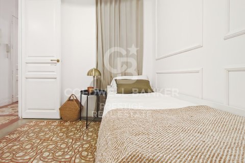 Apartment à vendre à Barcelona, Espagne, 3 chambres, 92 m2 No. 157105 - photo 15
